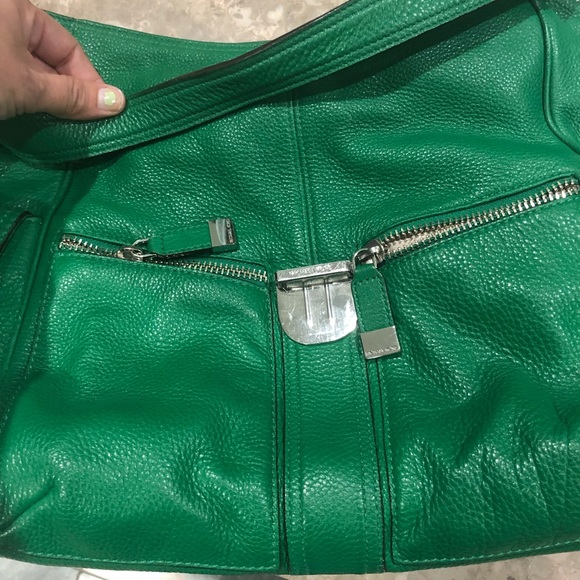 3 Michael Kors handbags - Picture 7 of 8